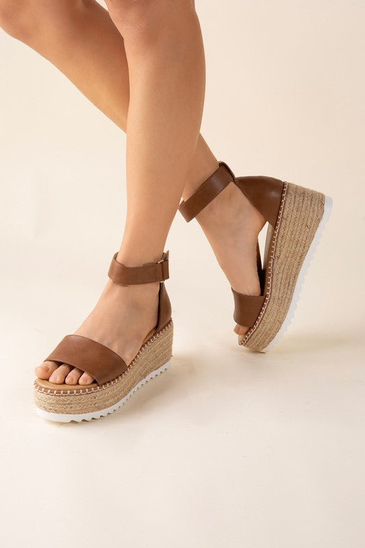 Tucking Platform Sandals