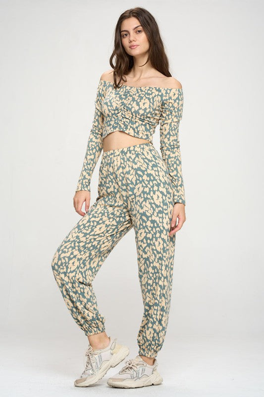 Jogger and Off shoulder top loung wear set leopard