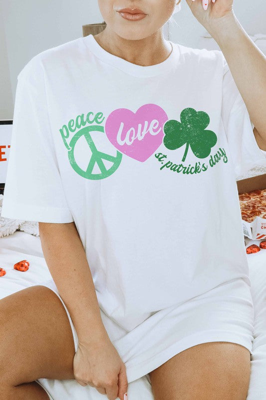 PEACE LOVE LUCK GRAPHIC TEE