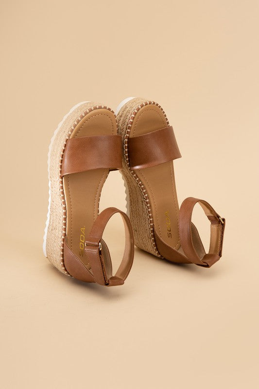 Tucking Platform Sandals