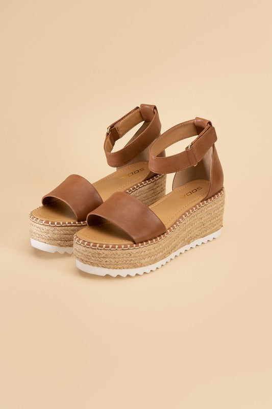 Tucking Platform Sandals