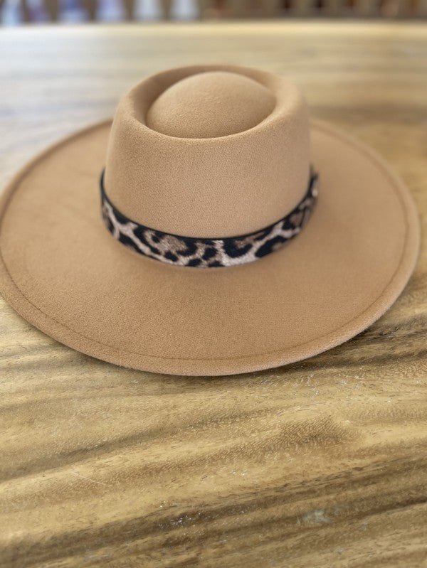 WIDE BRIM BOATER HAT