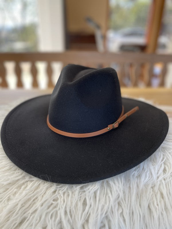 Structured wide brim panama hat in vegan felt With